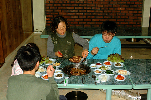 가정의 행복이 갈비 한 저름으로도 만들어진다. 